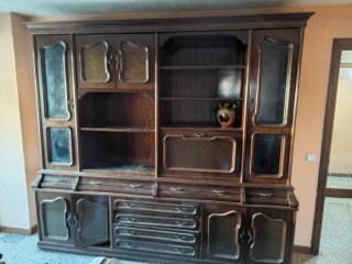 Mueble de salón grande de madera