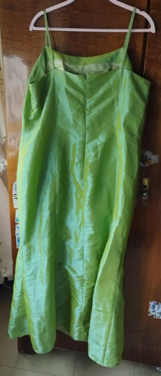 Conjunto de fiesta verde