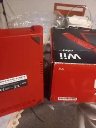Nintendo Wii Mini Roja + Just Dance 3