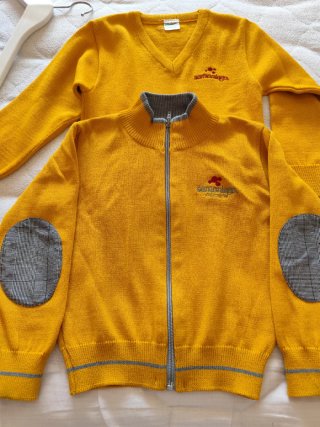 Lote uniforme escolar: suéter y chaqueta talla 5