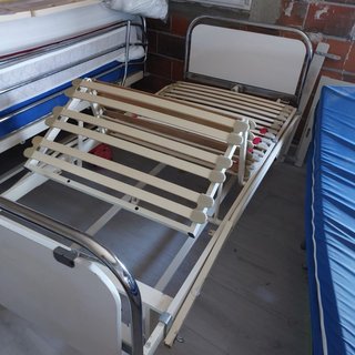 Cama articulada con motor