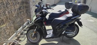 Honda SH 125i Negra
