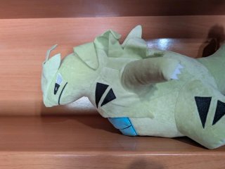 Peluche Tyranitar Pokémon Jazwares Nuevo