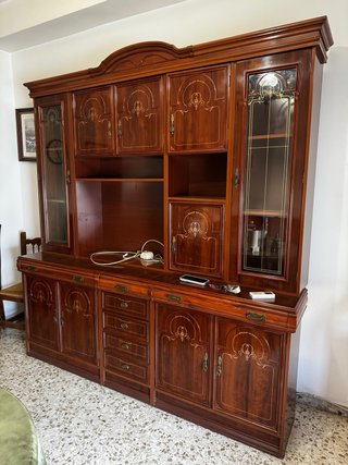 Mueble de salón madera y cristal