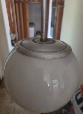 Lampadario a boccia anni 60 in vetro e metallo