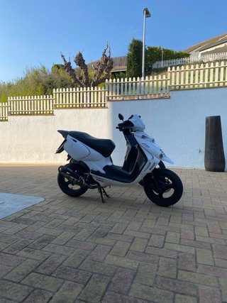 Beta Ark 49cc Scooter Automática