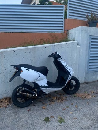 Beta Ark 49cc Scooter Automática