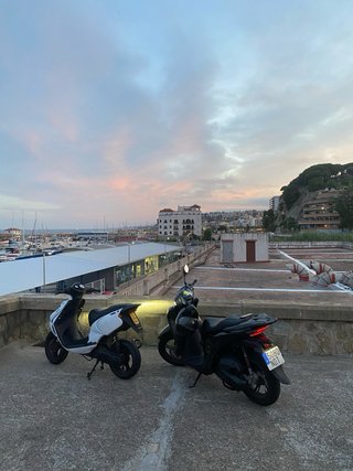 Beta Ark 49cc Scooter Automática