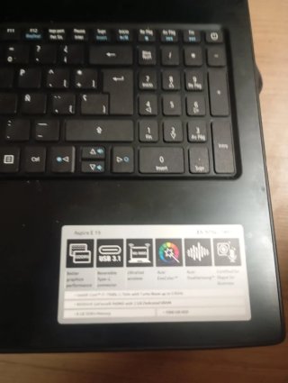 Ordenador portátil Acer negro/gris