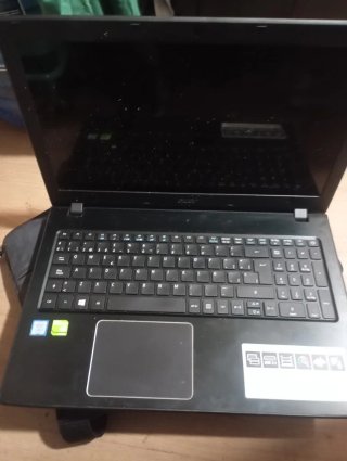 Ordenador portátil Acer negro/gris
