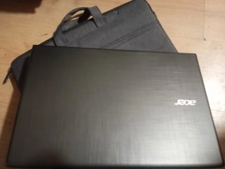Ordenador portátil Acer negro/gris