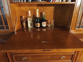 Mueble Boiserie Madera Nogal y Raíz