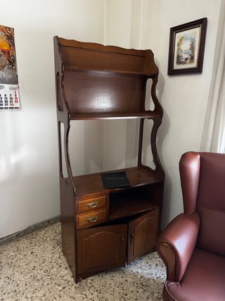 Estantería de madera