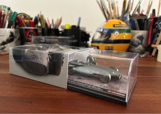 ESCULTURA FIGURA FANGIO MERCEDES 1/43