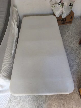Due letti singoli 90cm con tapiflex e materasso