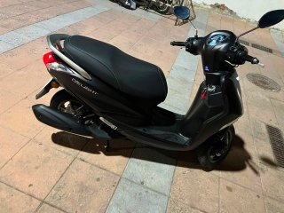 Yamaha Scooter Negra Automática