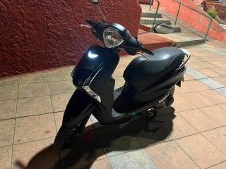 Yamaha Scooter Negra Automática