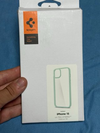 Spigen Funda Ultra Hybrid iPhone 15