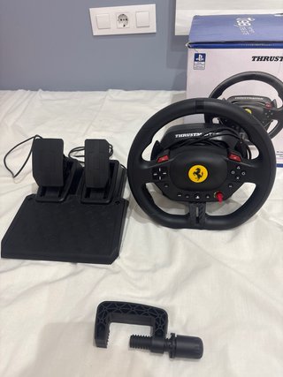 Volante Thrustmaster Ferrari 296 GTB PS5