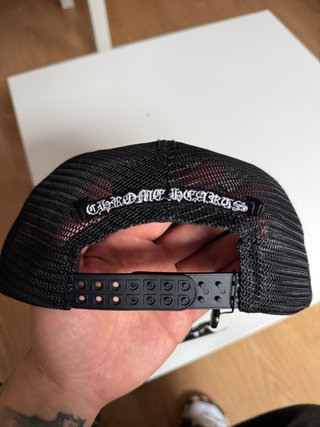 Gorra Chrome Hearts Negra y Roja