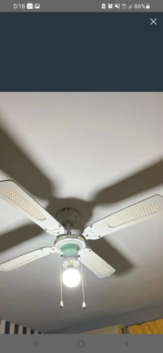 Ventilador de techo blanco
