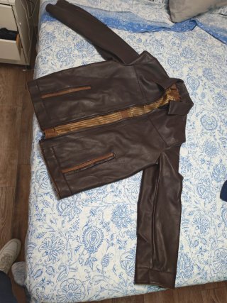 Chaqueta de cuero fina marrón