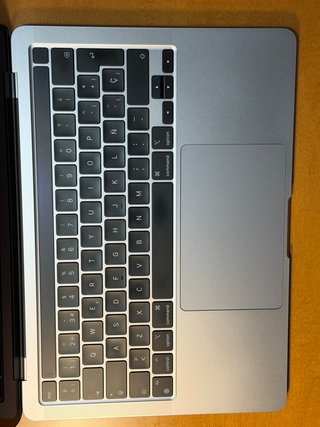 MacBook Pro 13 M1 8/256GB Como nuevo + Funda