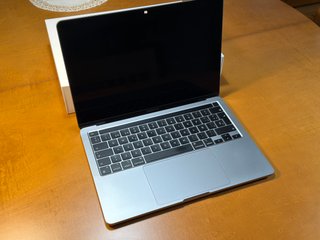 MacBook Pro 13 M1 8/256GB Como nuevo + Funda
