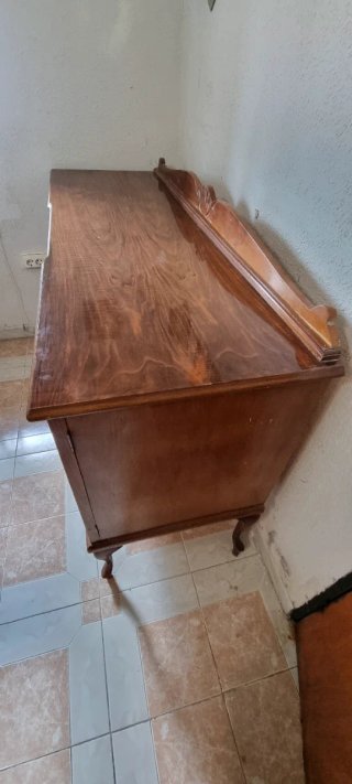 Aparador antiguo madera patas cabriolé