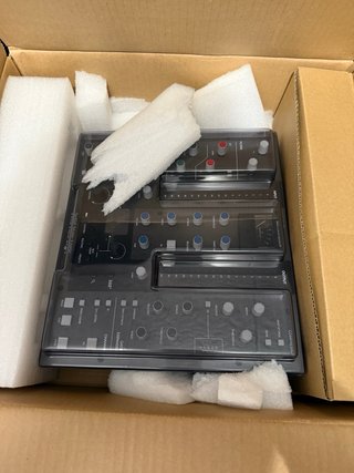 Controlador MIDI SSL UC1