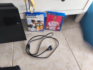 PS4 Fat Nera + 4 Giochi FIFA