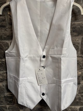Traje blanco elegante