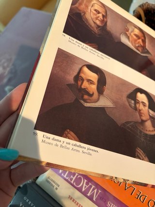 Lote de libros de historia, arte y Sevilla