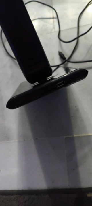 Lámpara de escritorio LED táctil con puerto USB