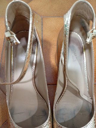 Zapatos Michael Kors dorados talla 37