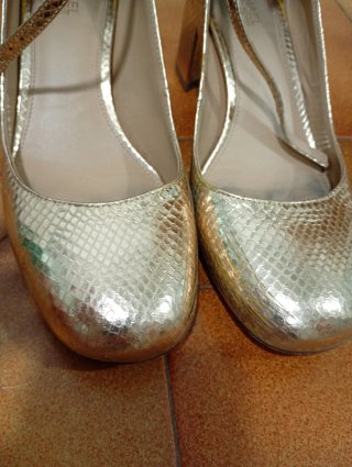 Zapatos Michael Kors dorados talla 37