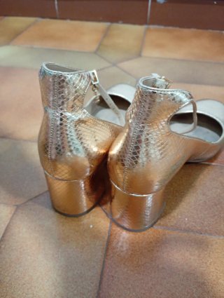 Zapatos Michael Kors dorados talla 37