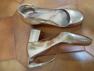 Zapatos Michael Kors dorados talla 37