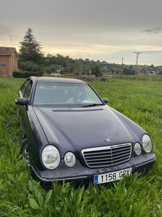 Mercedes-Benz E320 197cv  año 2000 w210