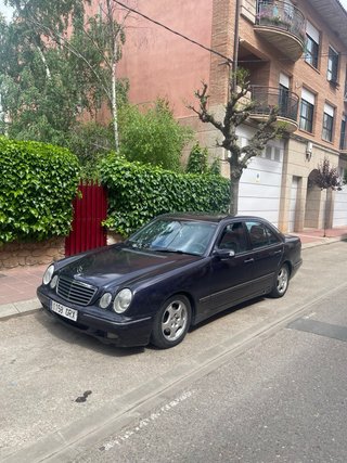 Mercedes-Benz E320 197cv  año 2000 w210