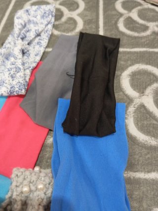 Cinchas y gorras varias