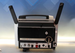 Proyector Super 8 y 8 mm Chinon Sound 8000.