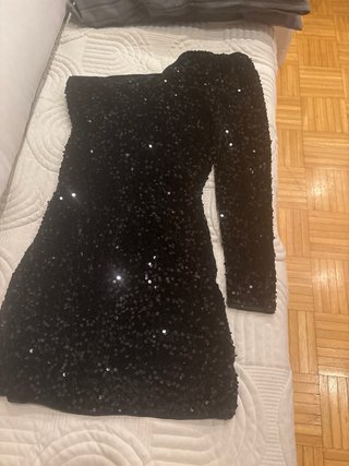 Vestido negro lentejuelas una manga