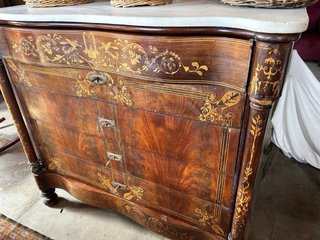 Cómoda Antigua Francesa Mármol y Marquetería