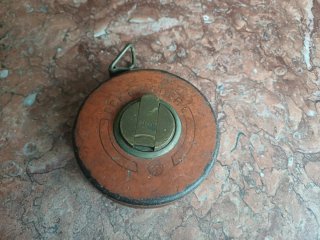 Metro enrollable antiguo 20m