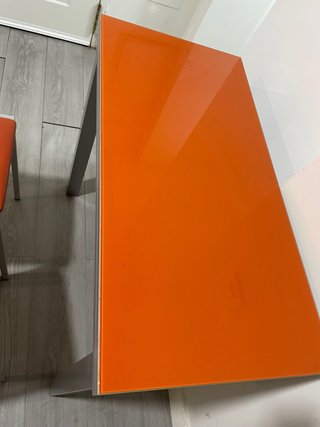 Mesa alta extensible con 2 sillas