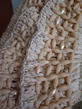 Bolso Zara volantes y pedrería beige