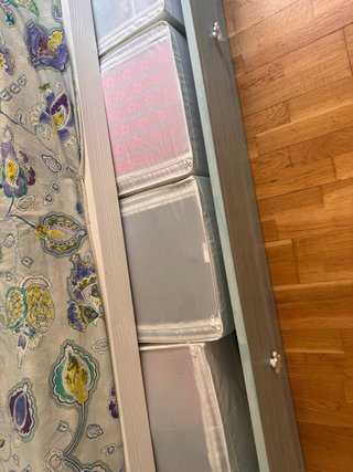 Cama nido de madera blanca y azul