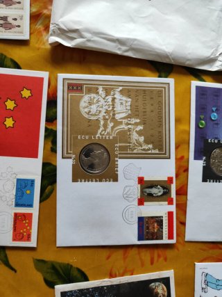 Francobolli e monete