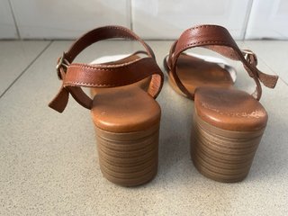 Sandalias de piel Talla 39